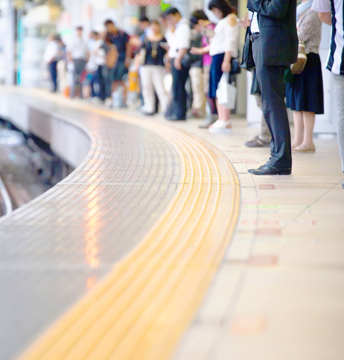 駅直結・雨に濡れない・土日診療。通いやすさを重視